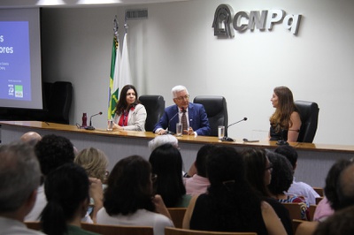 108. Mesa de Apresentação