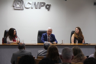 110. Mesa de Apresentação
