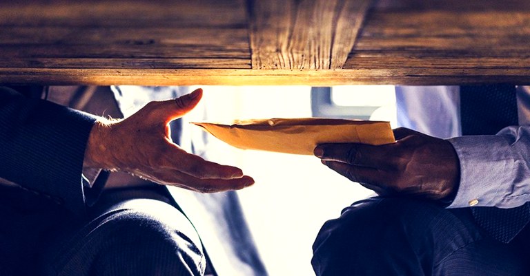 A corrupção um é um dos mais graves desafios à segurança e ao desenvolvimento das sociedades contemporâneas.