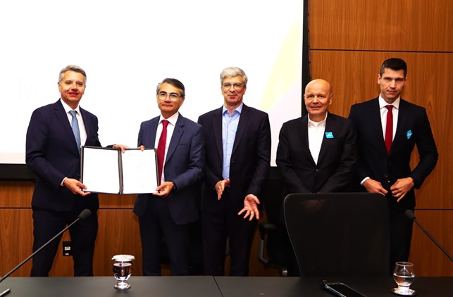 Entre os anúncios realizados durante a cerimônia, esteve a assinatura de acordo de cooperação com a ABBC e com a Febraban, voltado ao apoio à modernização tecnológica do Coaf e ao aprimoramento da infraestrutura de prevenção e combate à lavagem de dinheiro, ao financiamento do terrorismo e à proliferação de armas de destruição em massa.