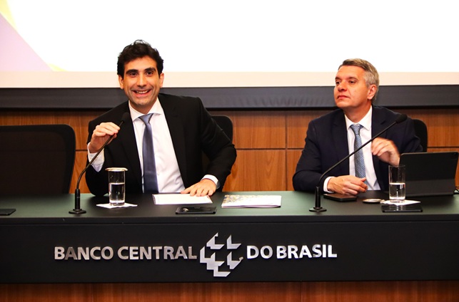 O presidente do Coaf, Ricardo Saadi, destacou a excelência do corpo técnico do Coaf e a importância de consolidar avanços institucionais capazes de fortalecer ainda mais a atuação do Conselho.