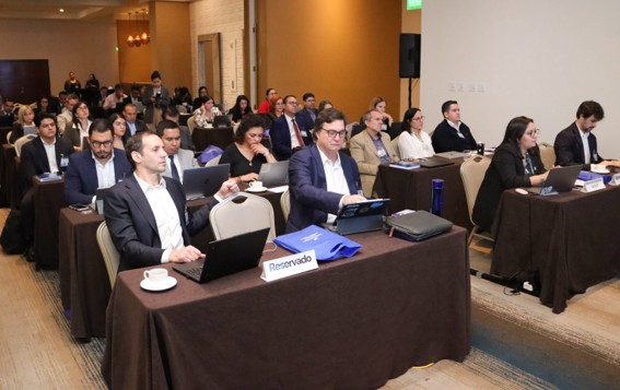 Coaf participa de conferência sobre lavagem de dinheiro, no Panamá.