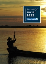 Capa do documento “Balanço Social 2022” da Codevasf, com o título em um quadro azul sobre imagem de uma pessoa pescando em um rio ao pôr do sol.