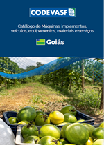 Catálogo Codevasf Goiás com colheita de frutos em área rural.