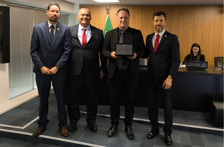 Da direita para esquerda: Marcus Vinicius Boente do Nascimento, presidente do conselho fiscal da Conab; Dirceu Martins Batista Junior, presidente do comitê de auditoria; Wilbur César Maciel, Auditor Chefe da Conab; Ronald da Silva Balbe, Secretário da Secretaria Federal de Controle Interno (SFC)