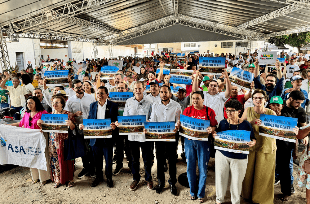 Com presença do ministro Wellington Dias, Conab inicia mecanização da agricultura familiar e entrega 17 máquinas no Piauí