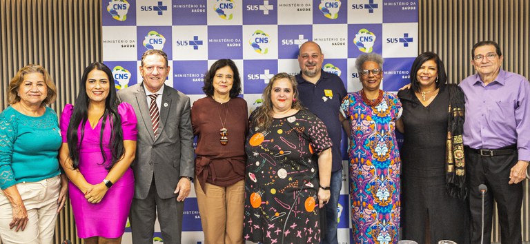 Mesa diretora e ministra