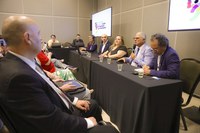 Múltiplos, únicos, coletivos