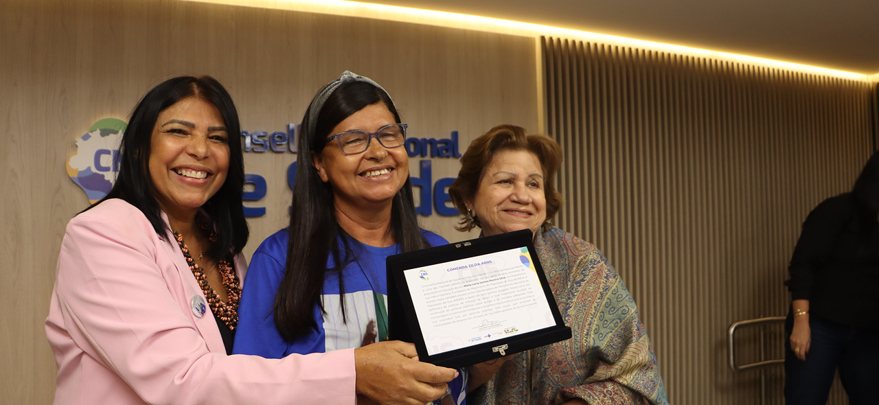 A honraria foi concedida durante a 373ª Reunião Ordinária do Conselho Nacional de Saúde (CNS)