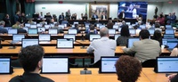 Vitória! CCJ da Câmara aprova PL que proíbe a oferta de cursos de graduação nas áreas da saúde e educação física em ensino a distância (EaD)