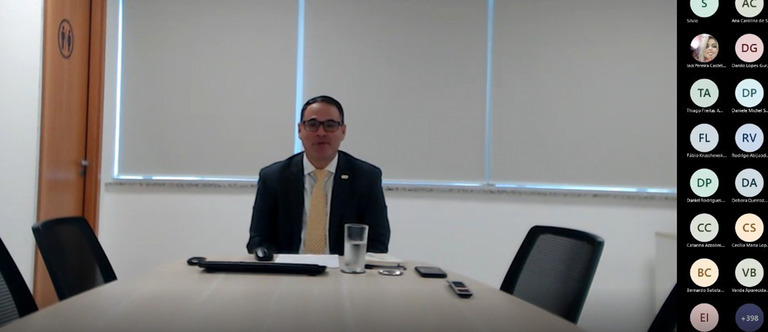 Apresentação conduzida por Ricardo Wagner de Araújo e acompanhada por mais de 400 servidores e colaboradores