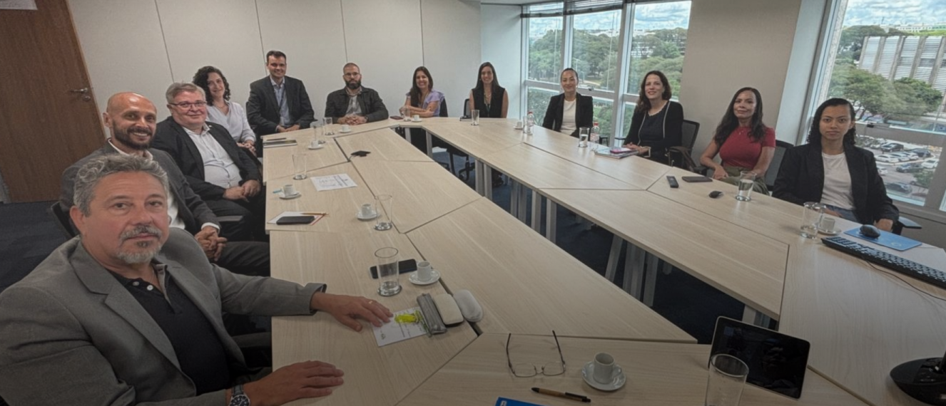 Troca de experiências entre CRG e CGDF marca reuniões em Brasília