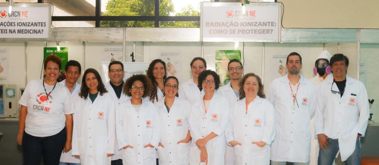Foto de pesquisadores do CRCN-NE
