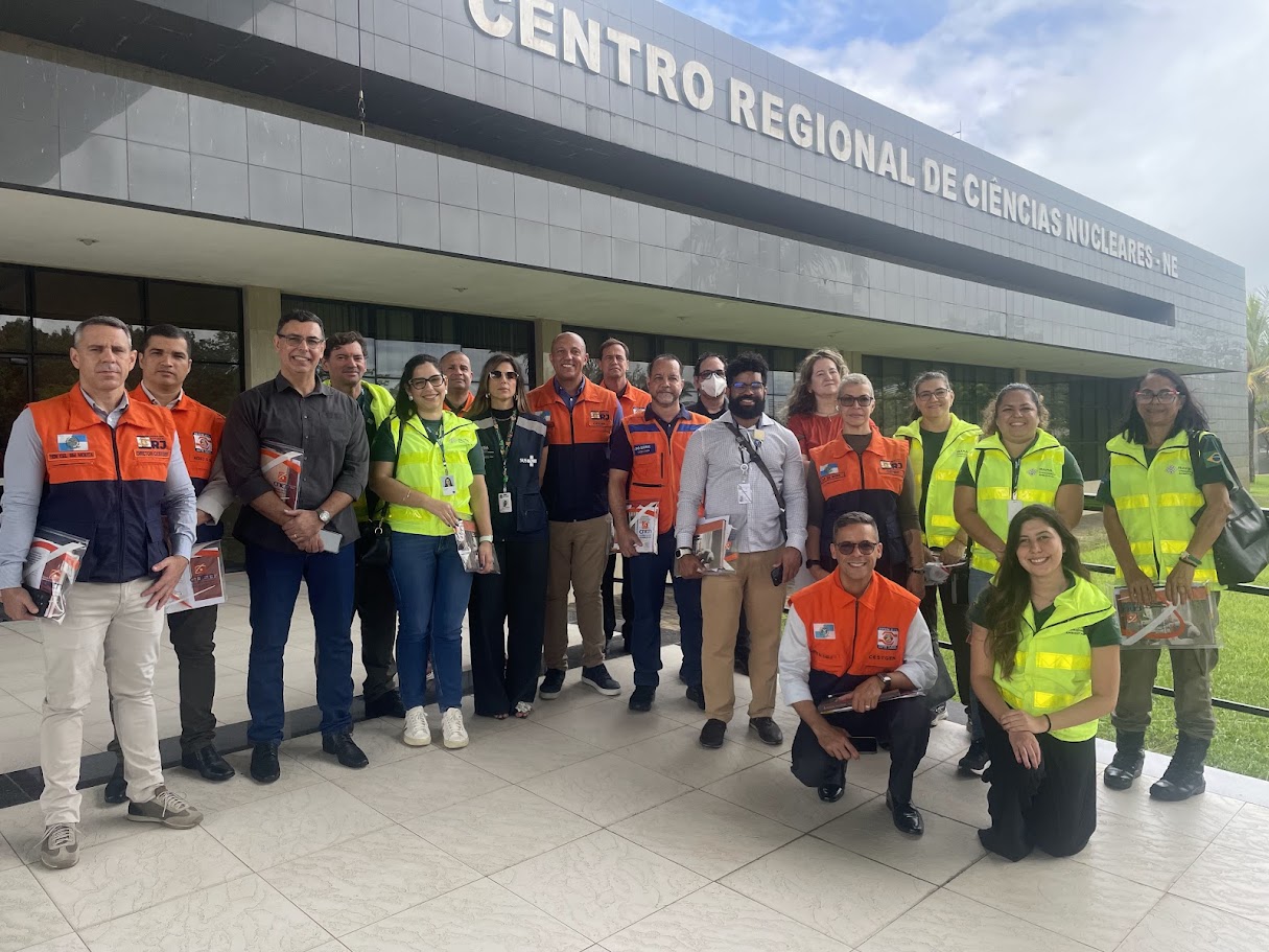 Delegação interinstitucional realiza visita técnica ao CRCN-NE/CNEN