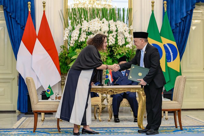 A ministra Luciana Santos cumprindo agenda na Malásia (Foto: Ricardo Stuckert / PR)