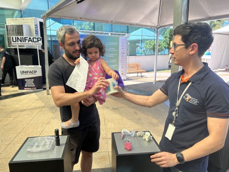 Visitantes de todas as idades passaram pela Virada Tecnológica.