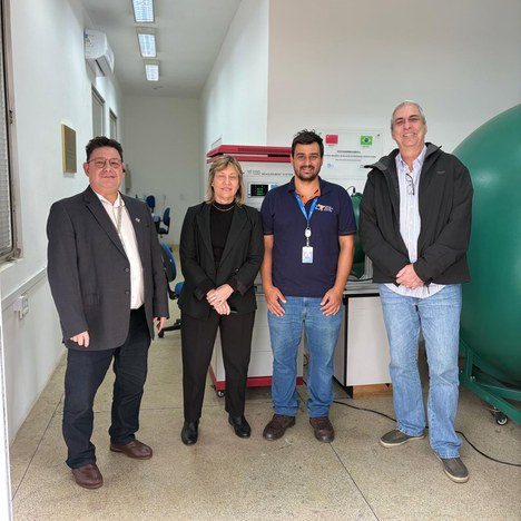 Visita ao Laboratório de Inovação em Iluminação de Estado Sólido.