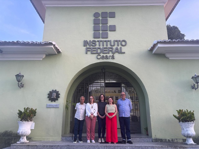 José Rocha da Silva, Juliana Daguano, Flávia Gutierrez Motta, Joélia Marques de Carvalho e Álvaro Duarte, em visita ao IFCE, em Fortaleza.