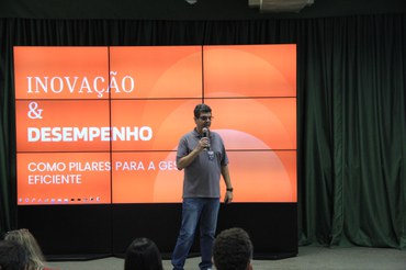 Luiz Carlos Fabrini Filho – Chefe da Divisão de Planejamento e Análise de Desempenho