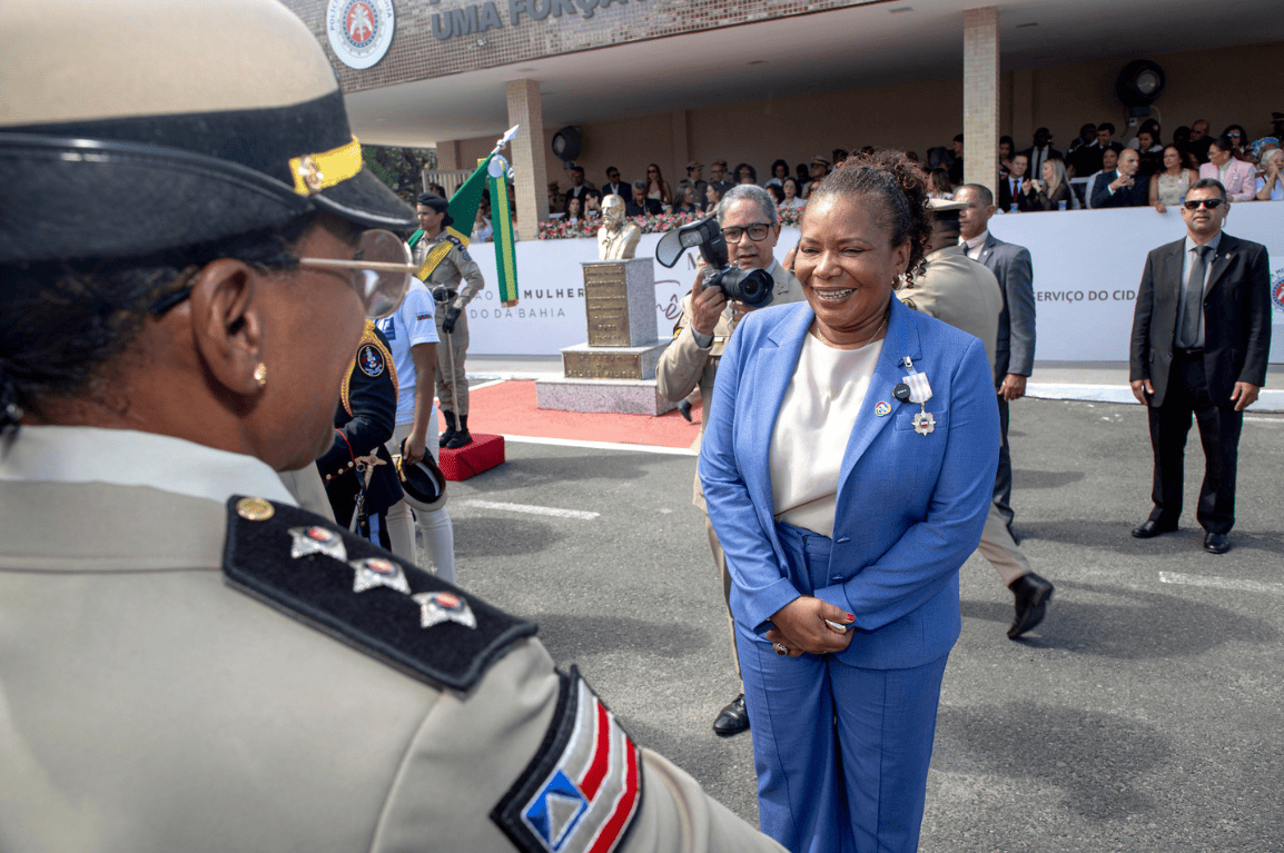 Ministra Margareth Menezes recebe Medalha Três Marias - Heroínas do Brasil
