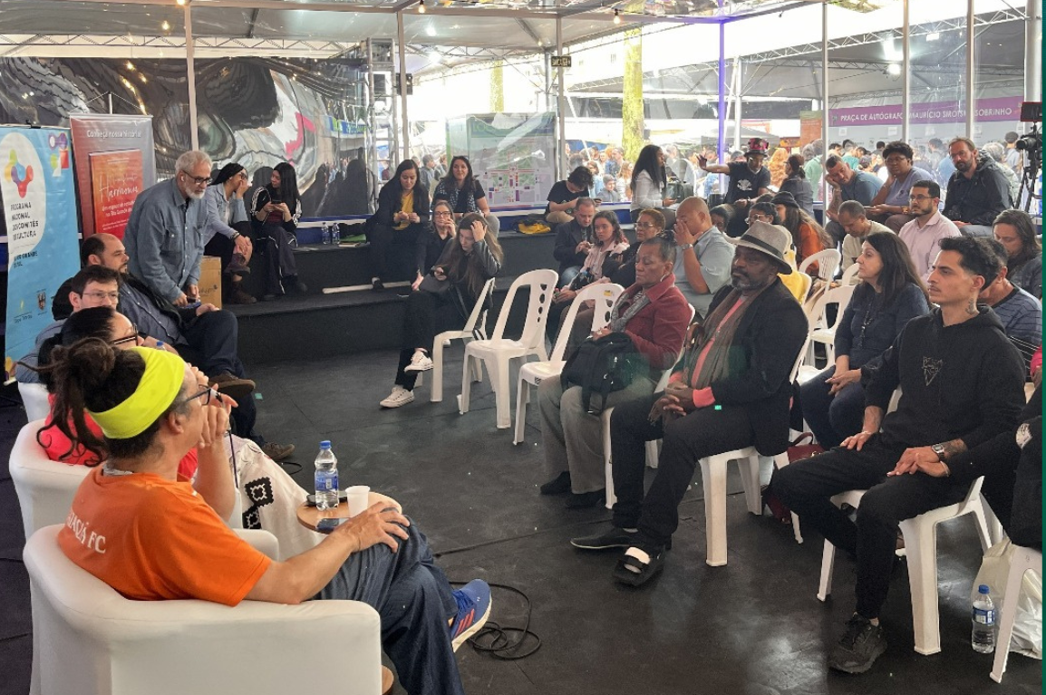 Encontro de Culturas Periféricas reúne cerca de 300 pessoas para debater arte e democracia na Feira do Livro de Porto Alegre