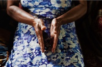 Entre mãos e gerações, saberes das parteiras tradicionais atravessam o tempo no Brasil