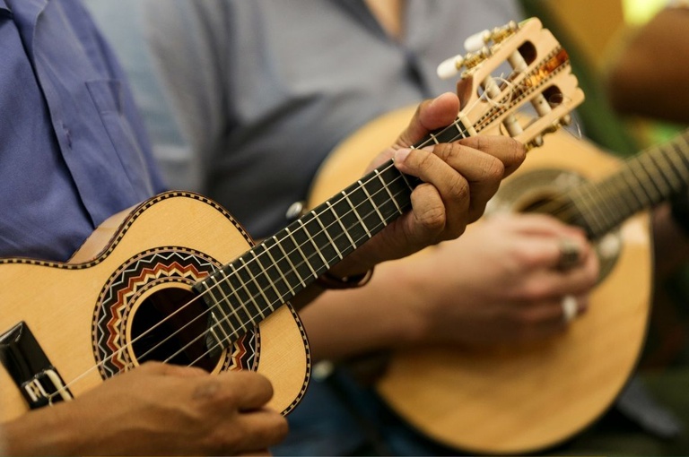 Entre melodias e improvisos, Choro atravessa gerações e mantém viva uma forma brasileira de fazer música