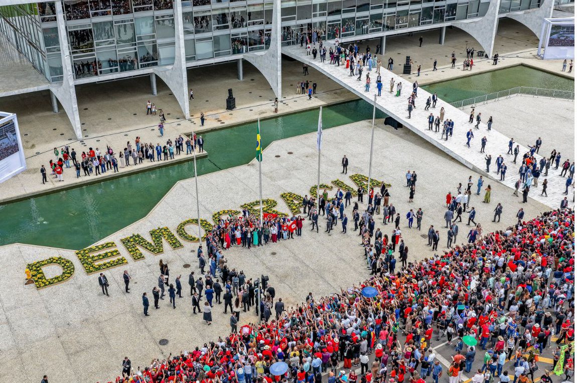 Evento no Palácio do Planalto marcou três anos dos atos antidemocráticos e reuniu autoridades e sociedade civil