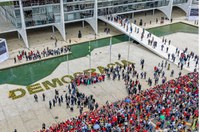 “Democracia precisa ser cuidada todos os dias”, afirma Lula em cerimônia sobre o 8 de janeiro