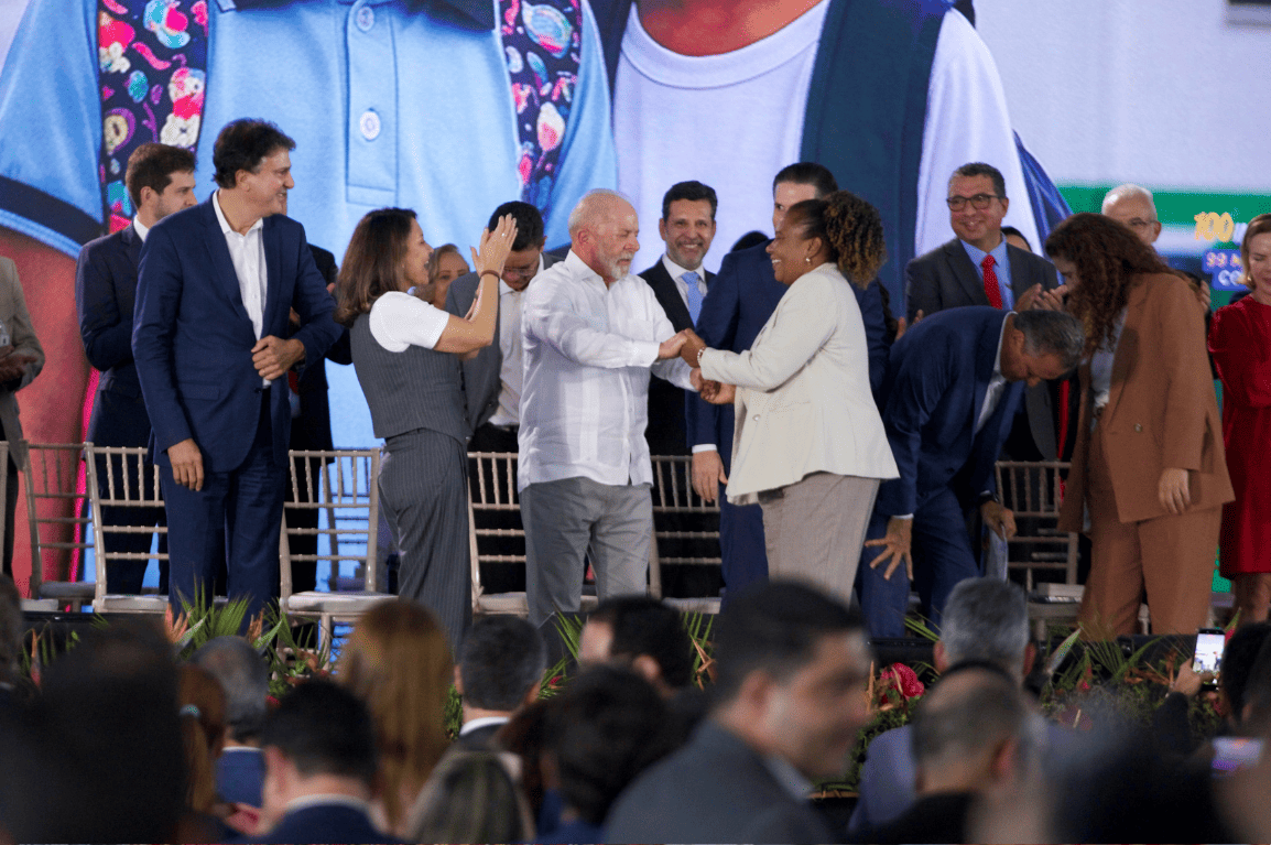 Durante a solenidade, presidente participou de interação virtual com alunos e professores de uma unidade de ensino rural em Manaus, no Amazonas
