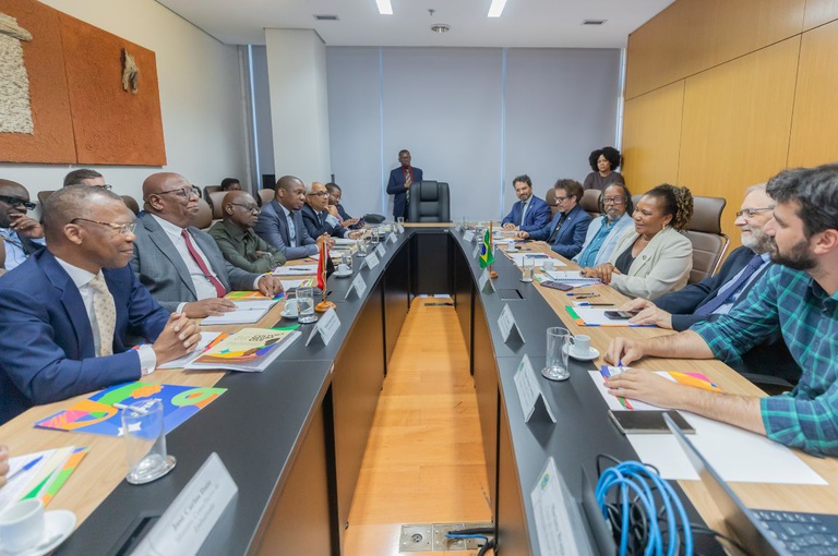 Brasil e Angola avançam no diálogo cultural em reunião ministerial em Brasília — Ministério da Cultura