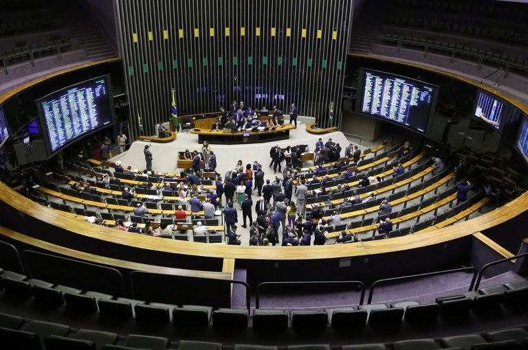 Câmara aprova urgência de projeto que garante até R$ 3 bilhões anuais pela Lei Aldir Blanc