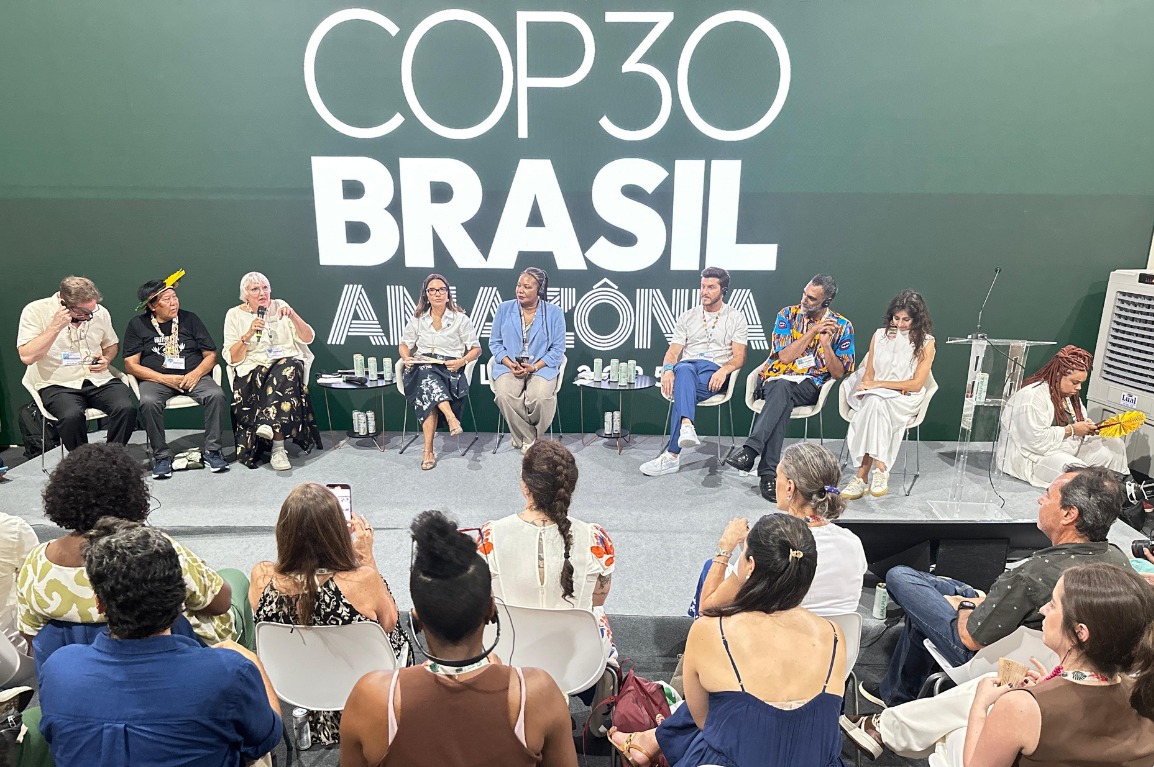 Painel realizado nesta quarta (12) reuniu autoridades e ativistas