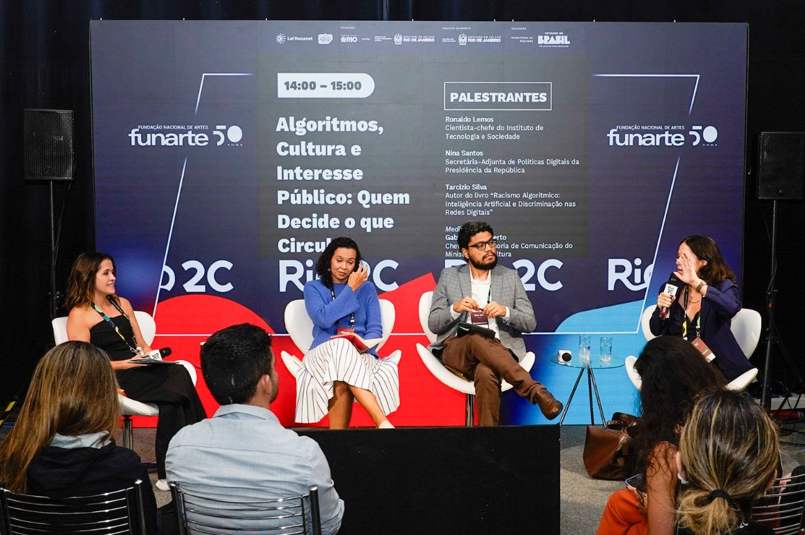 Especialistas discutiram os efeitos dos algoritmos sobre artistas, conteúdos culturais e acesso à informação, além dos desafios para ampliar a diversidade cultural no ambiente digital