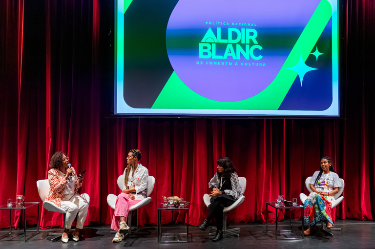 Copy of Cópia de carrossel.png