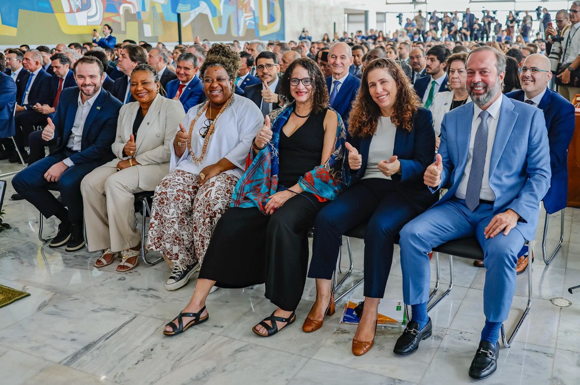 Cerimônia foi realizada nesta terça-feira (23) no Palácio do Planalto