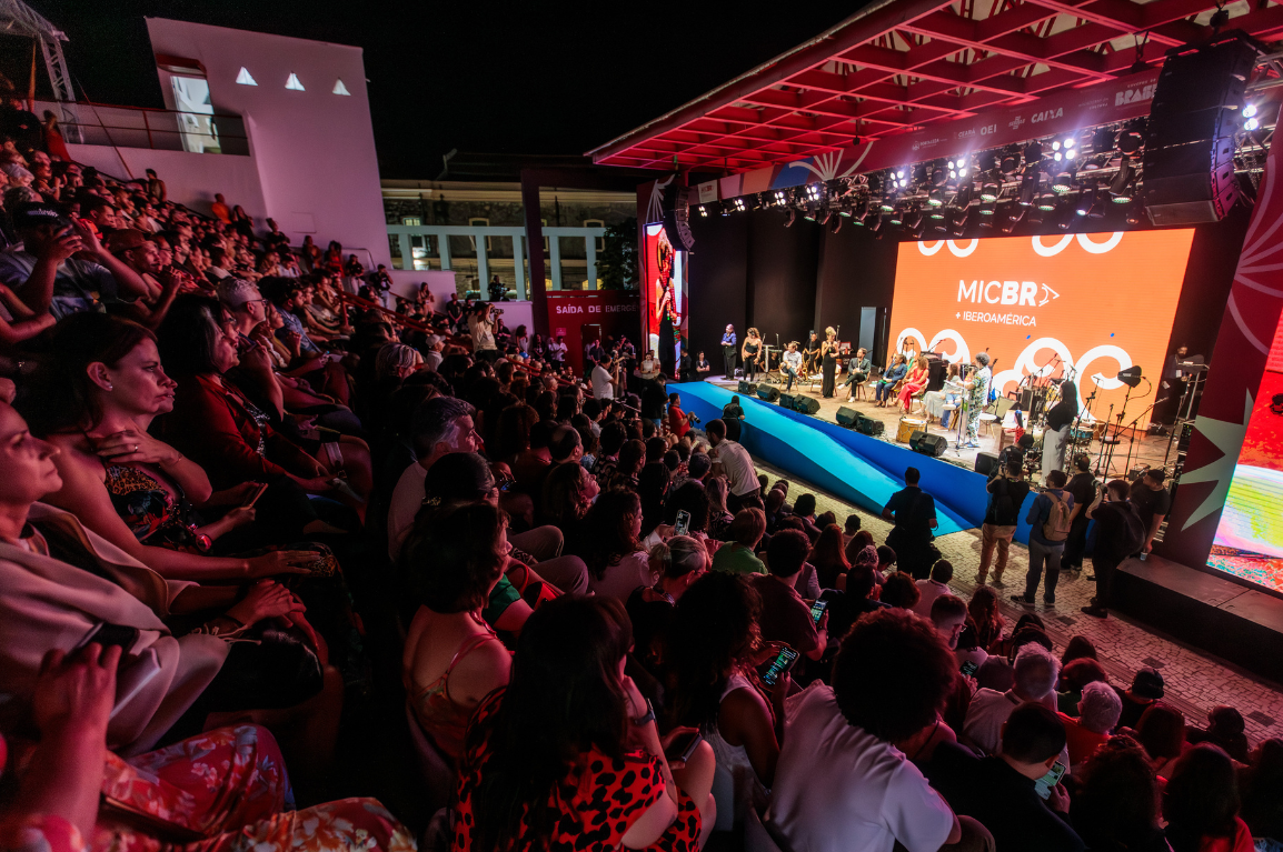 Evento reúne mais de doze países, promove integração cultural e econômica e apresenta mais de 180 atividades gratuitas durante cinco dias de programação