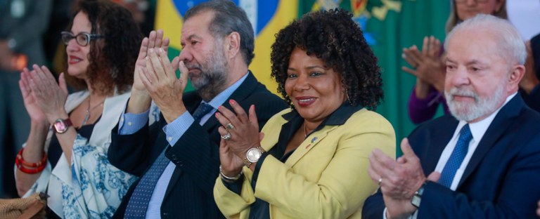 CARROSSEL_HOME (3).jpg