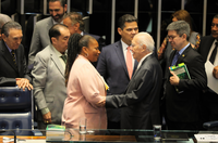 No Senado, ministra da Cultura participa de sessão pelos 40 anos da redemocratização do Brasil