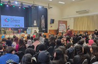 Projeto em Santa Catarina promove acesso de crianças e adolescentes à cultura e ao teatro com apoio da Lei Rouanet