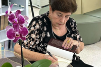 Sarau Literomusical em homenagem às mães é realizado na Biblioteca Demonstrativa