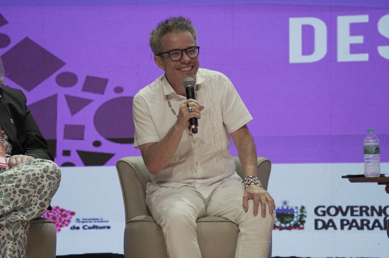 "Se a cultura pode curar, é nossa responsabilidade fortalecê-la", afirma Fabiano Piúba em debate sobre arte, cultura e educação