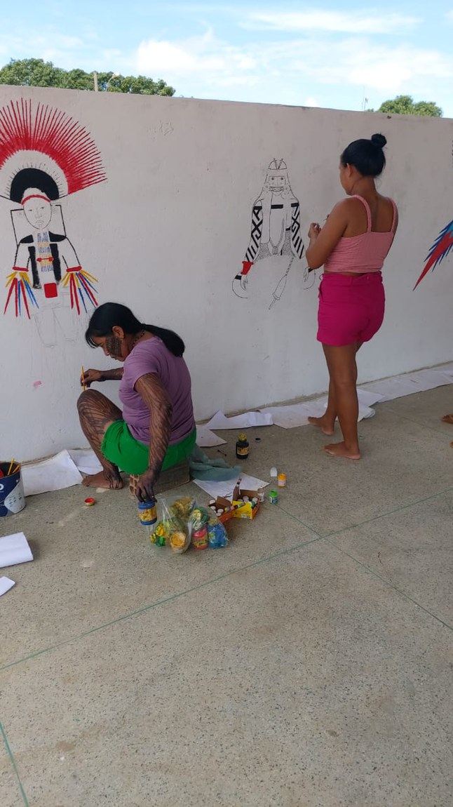 Indígenas criando arte Kaxowaari Tapirapé