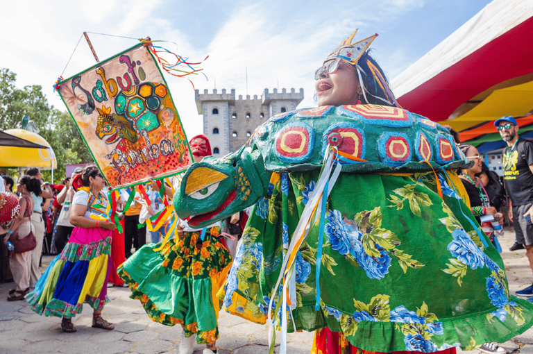 Jabuti Bumbá foi um dos grupos que participou do cortejo de abertura da Teia Nacional dos Pontos de Cultura - Foto Thais Gobbo.png