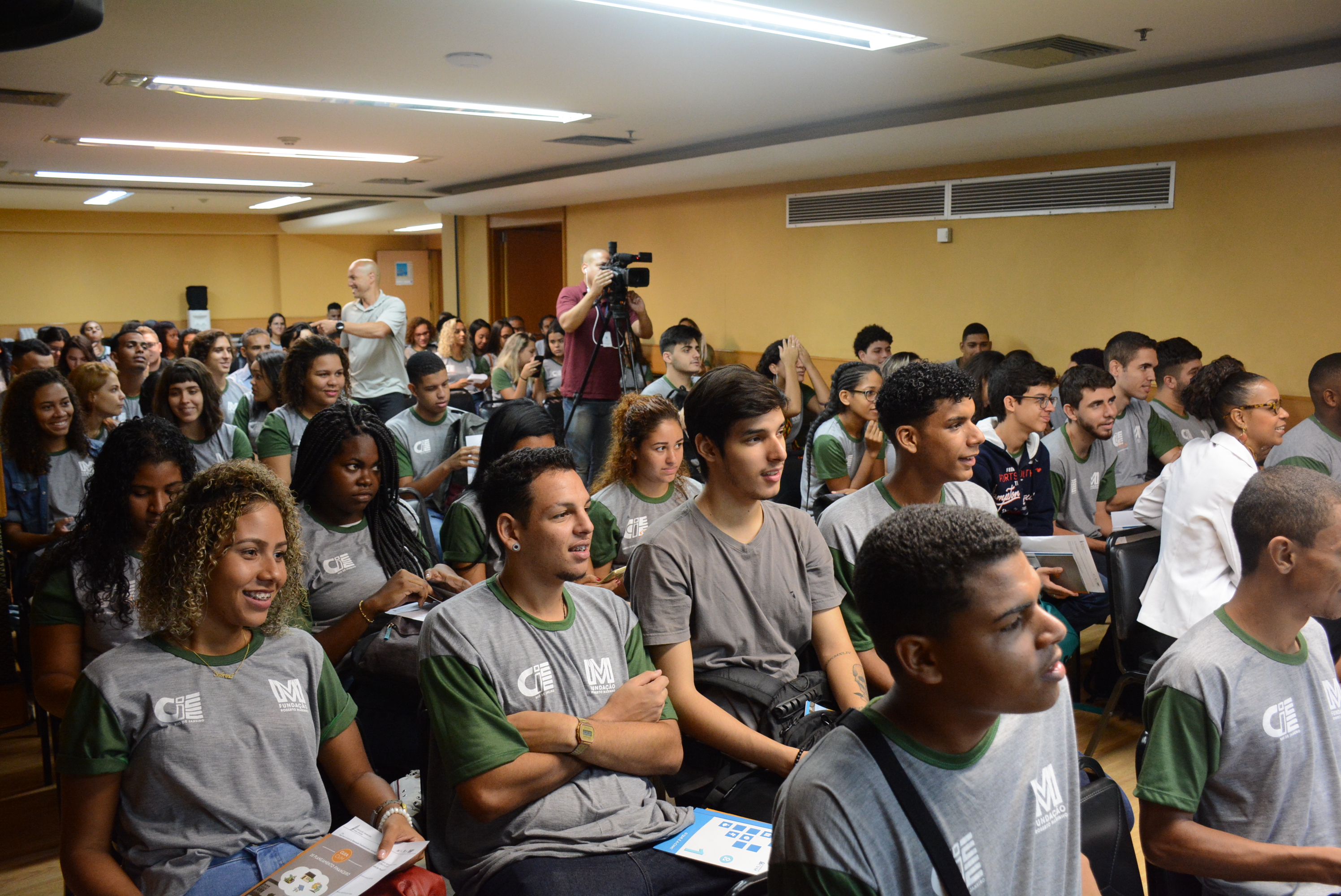 20190326_evento_educacao_financeira_jovens.jpg