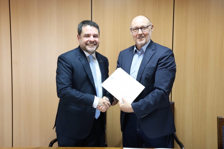 Da esquerda para a direita: o Superintendente Geral da CVM, Alexandre Pinheiro dos Santos, e o diretor-geral da ABIN, Luiz Fernando Corrêa
