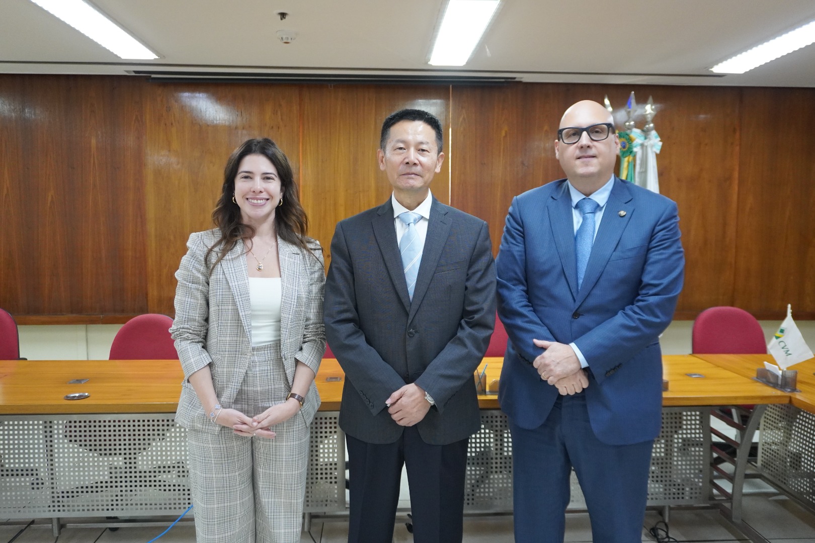 20251112-visita-regulador-china-cvm-marina-copola-wu-qing-otto-lobo.JPG