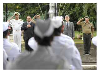 14/02/2012 - DEFESA - Brasil e Peru assinam memorandos de cooperação na área de tecnologia militar