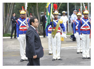 14/02/2012 - DEFESA - Brasil e Peru assinam memorandos de cooperação na área de tecnologia militar