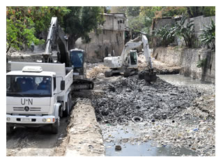 19/03/2012 - DEFESA - Militares brasileiros ajudam a melhorar situação sanitária do Haiti